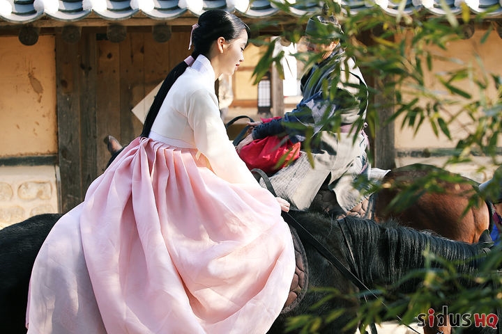Ngắm loạt hình chứng tỏ Kim So Hyun chính là Nữ thần Hanbok 9x của Hàn