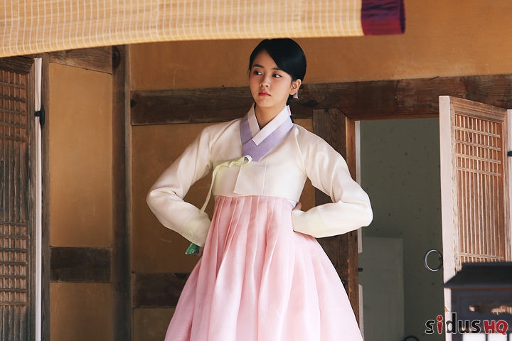 Ngắm loạt hình chứng tỏ Kim So Hyun chính là Nữ thần Hanbok 9x của Hàn