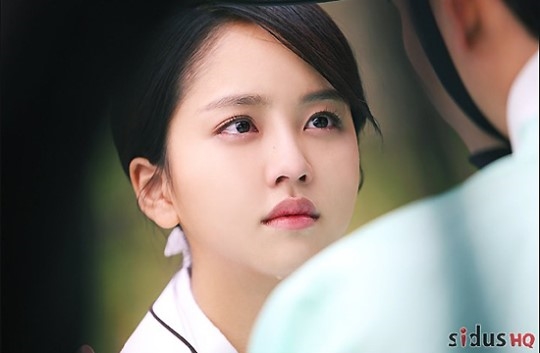 Ngắm loạt hình chứng tỏ Kim So Hyun chính là Nữ thần Hanbok 9x của Hàn