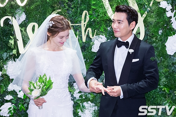 Joo Sang Wook - Cha Ye Ryun ngọt ngào, hạnh phúc trong họp báo đám cưới