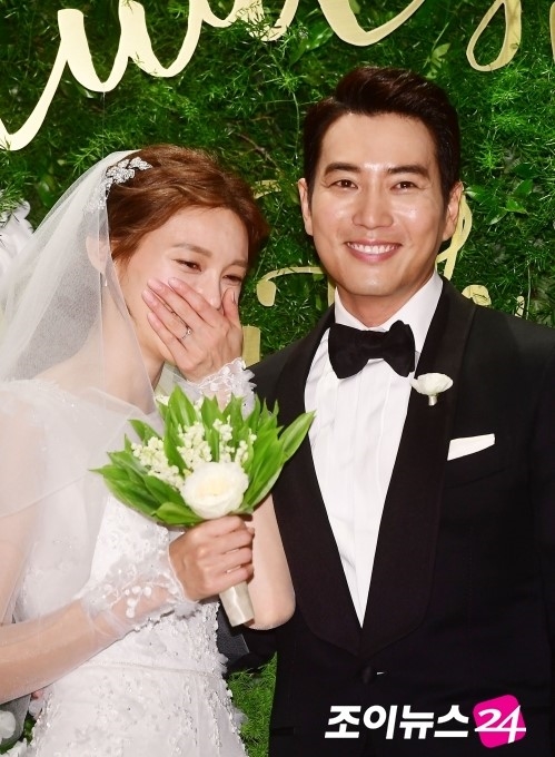 Joo Sang Wook - Cha Ye Ryun ngọt ngào, hạnh phúc trong họp báo đám cưới