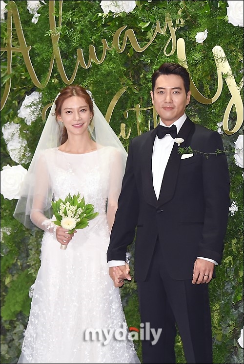 Joo Sang Wook - Cha Ye Ryun ngọt ngào, hạnh phúc trong họp báo đám cưới