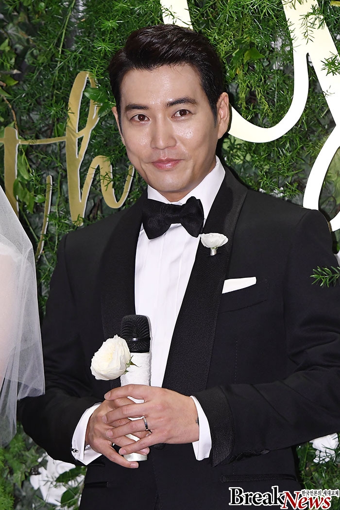 Joo Sang Wook - Cha Ye Ryun ngọt ngào, hạnh phúc trong họp báo đám cưới