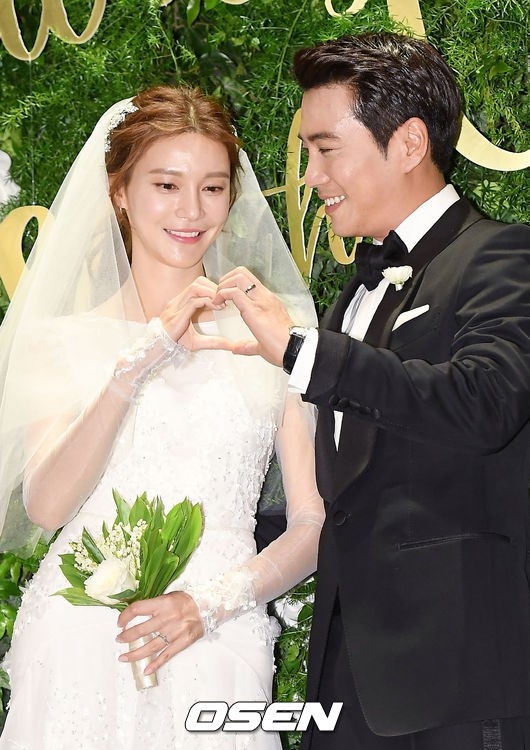 Joo Sang Wook - Cha Ye Ryun ngọt ngào, hạnh phúc trong họp báo đám cưới