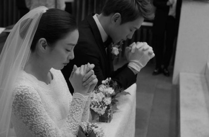 Dù đang mang thai Kim Tae Hee vẫn chăm chỉ làm việc