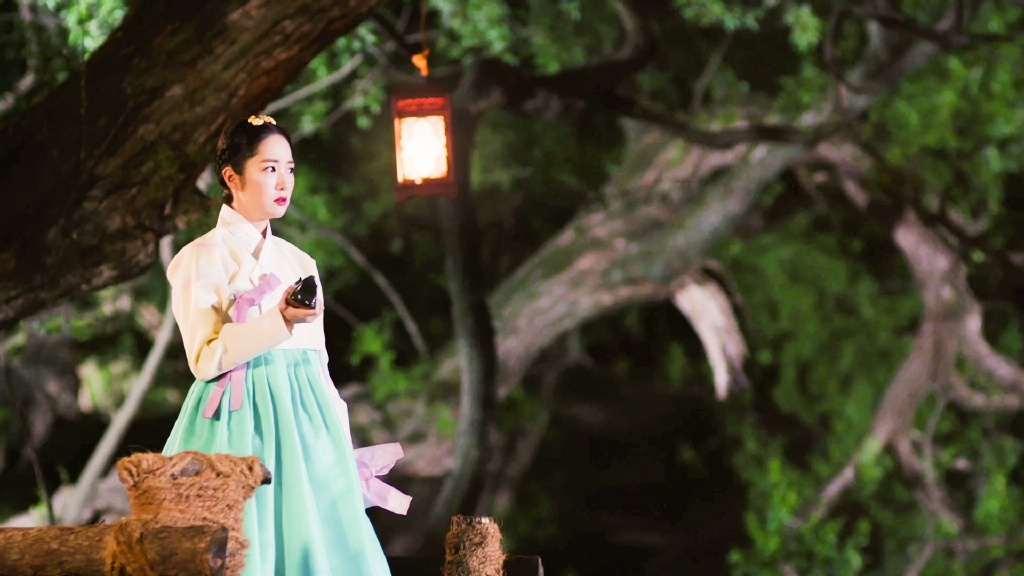 Gần ngày lên sóng, 'Seven Days Queen' của Park Min Young tung poster đẹp lung linh