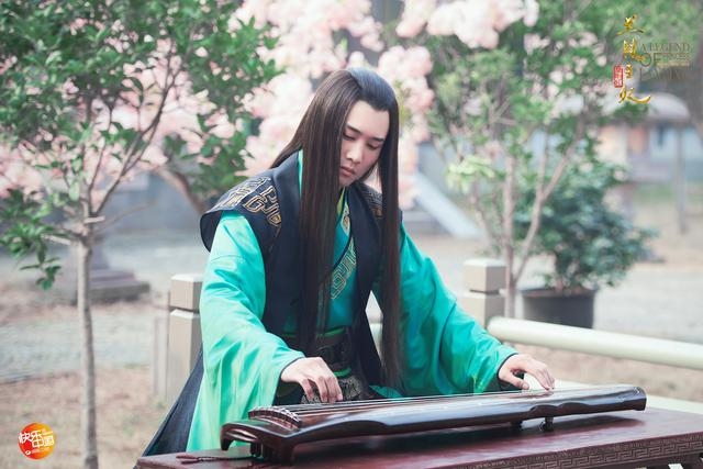 Sao nam Cbiz với mái tóc đen dài: Người ngời ngời khí chất, người dọa fan hết hồn