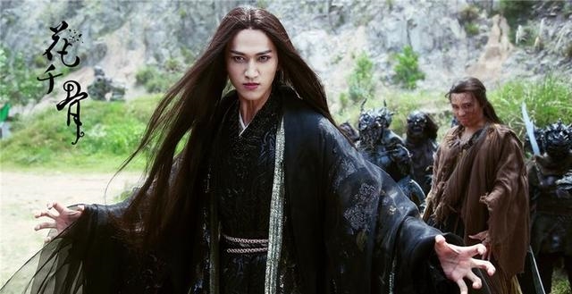Sao nam Cbiz với mái tóc đen dài: Người ngời ngời khí chất, người dọa fan hết hồn