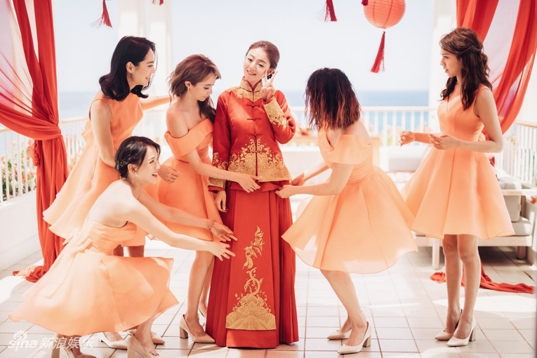 Trần Kiều Ân tiếp tục 'kiếp phù dâu' trong đám cưới của An Dĩ Hiên