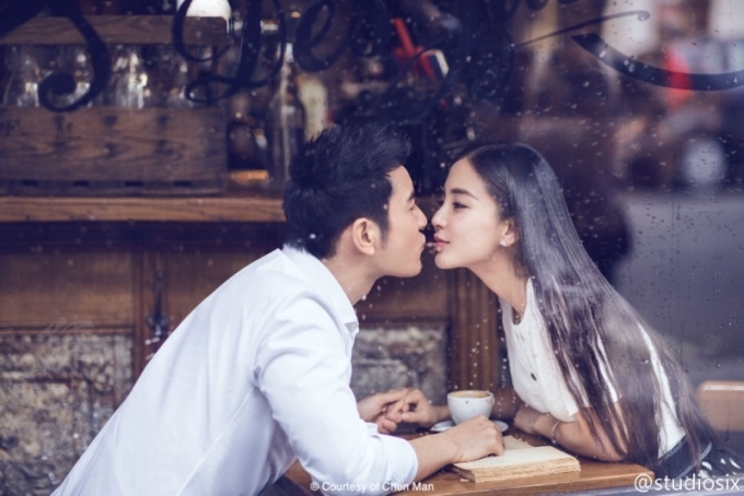 Chỉ nhìn điện thoại thôi cũng biết Huỳnh Hiểu Minh yêu vợ đến nhường nào