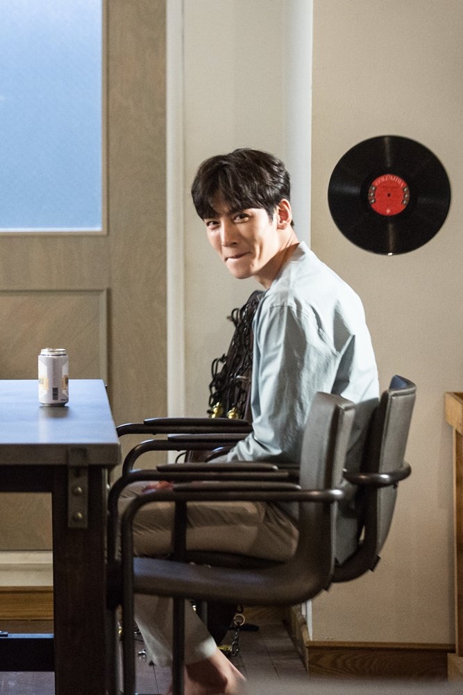 Ngắm loạt ảnh hậu trường đáng yêu vô hạn của cặp đôi luật sư Ji Chang Wook - Nam Ji Hyun