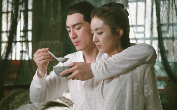 Bỏ mặc Tinh Nhi, Lâm Canh Tân khoe ảnh giường chiếu với 'Dạ Hoa' Triệu Hựu Đình