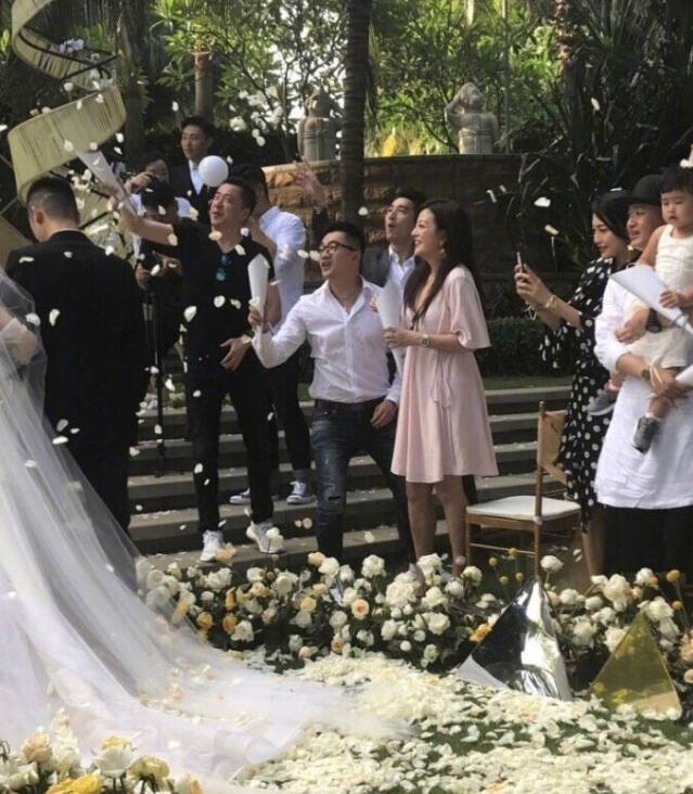 Tiểu Yến Tử và Ngũ aka tái ngộ trong ngày cưới học trò Triệu Vy