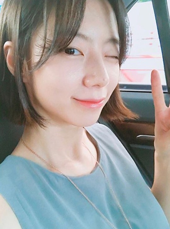 Chưa có hè năm nào giống hè năm nay, một loạt sao nữ Hàn lần lượt 'xuống tóc'