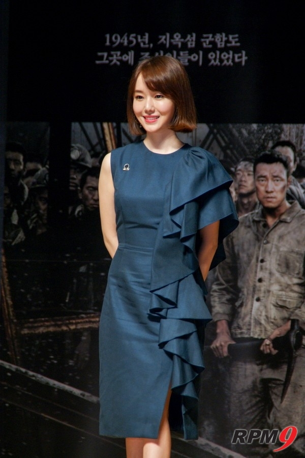 Song Joong Ki điển trai khiêm tốn, So Ji Sub nam tính trong họp báo