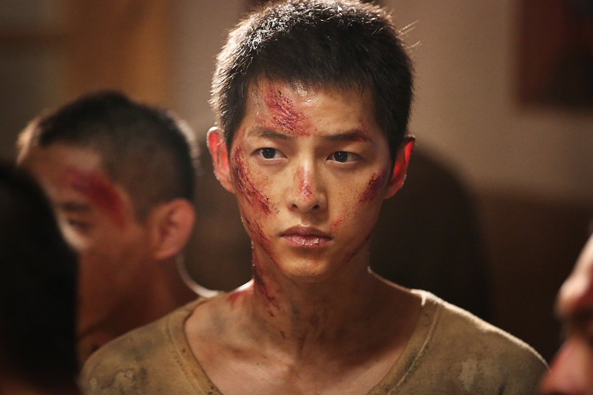Song Joong Ki điển trai khiêm tốn, So Ji Sub nam tính trong họp báo