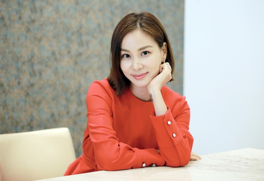 Chưa có hè năm nào giống hè năm nay, một loạt sao nữ Hàn lần lượt 'xuống tóc'