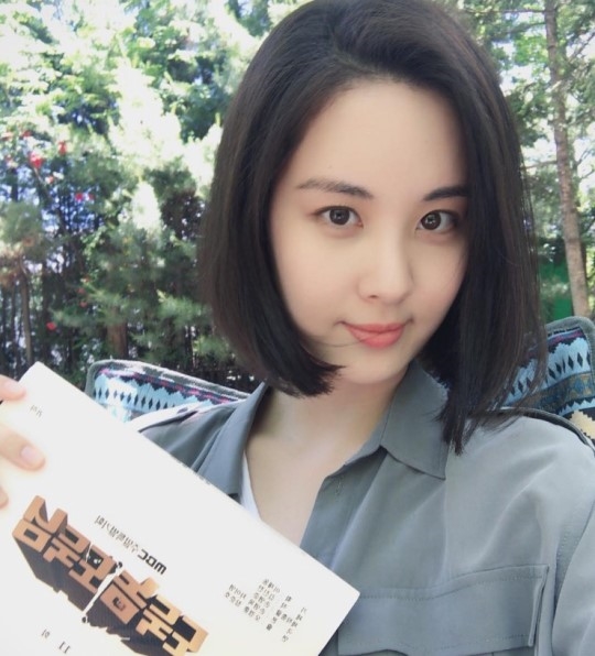 Chưa có hè năm nào giống hè năm nay, một loạt sao nữ Hàn lần lượt 'xuống tóc'