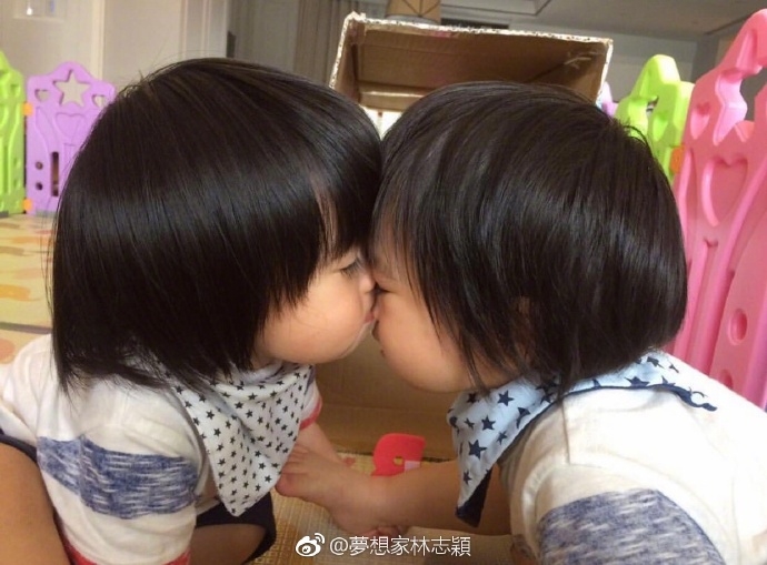 Lâm Chí Dĩnh không nỡ rời nhà vì cặp sinh đôi quá đáng yêu