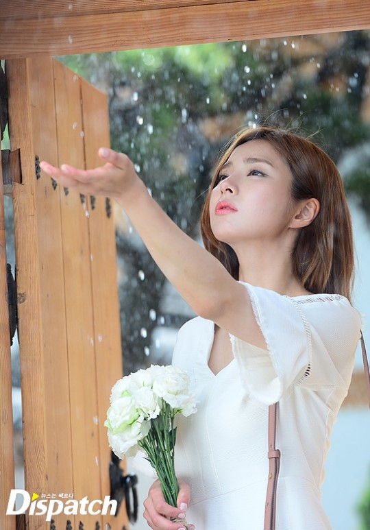 Ngắm loạt hình xinh tươi muôn màu biểu cảm của Shin Se Kyung khi quay MV ca nhạc