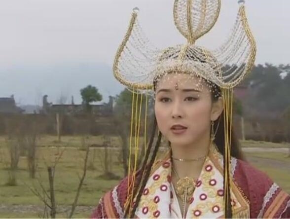 Khi sao nữ Hoa ngữ 'đụng' vai diễn kinh điển, ai mới là tuyệt sắc mỹ nhân?