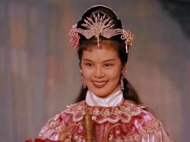 Khi sao nữ Hoa ngữ 'đụng' vai diễn kinh điển, ai mới là tuyệt sắc mỹ nhân?