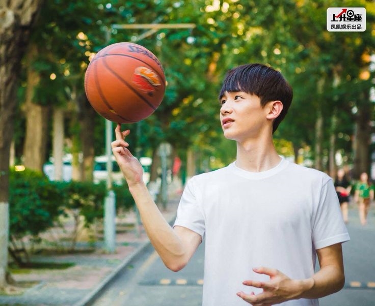 Có nhan sắc và danh tiếng, dàn sao nam hot nhất Hoa ngữ vẫn thất bại trong Vườn Sao Băng?