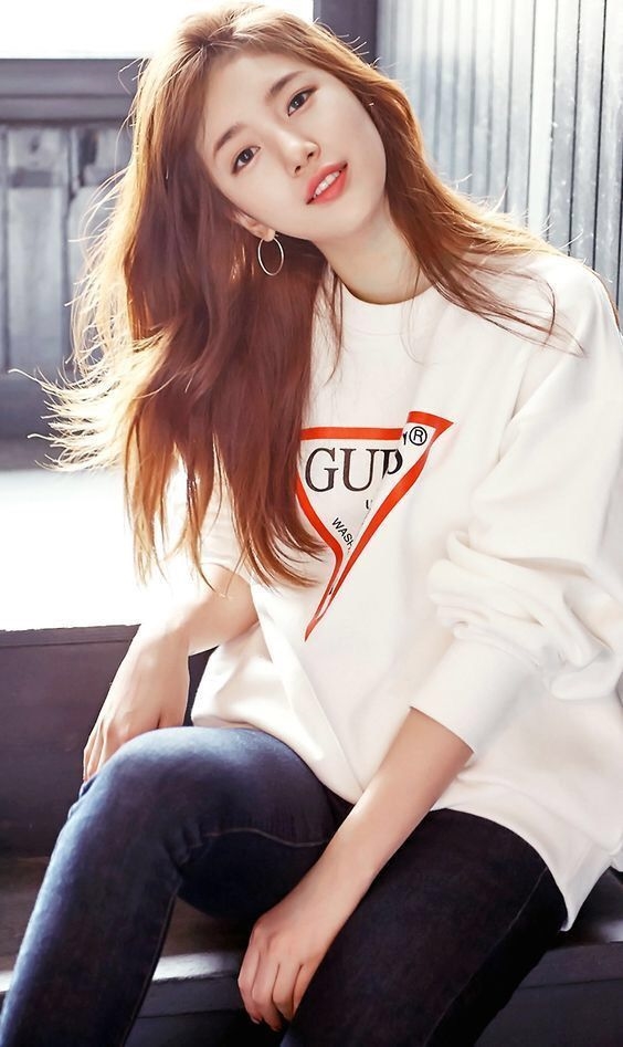 Ngắm sự chuyển đổi thành phong thái nữ thần của Suzy qua loạt hình tạp chí 4 năm trở lại đây