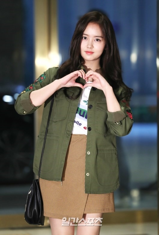 Yoo Seung Ho - Kim So Hyun tươi như hoa trong tiệc đóng máy 'Ruler: Master of the Mask'