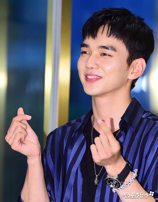 Yoo Seung Ho - Kim So Hyun tươi như hoa trong tiệc đóng máy 'Ruler: Master of the Mask'