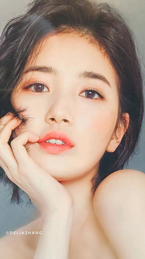 Ngắm sự chuyển đổi thành phong thái nữ thần của Suzy qua loạt hình tạp chí 4 năm trở lại đây