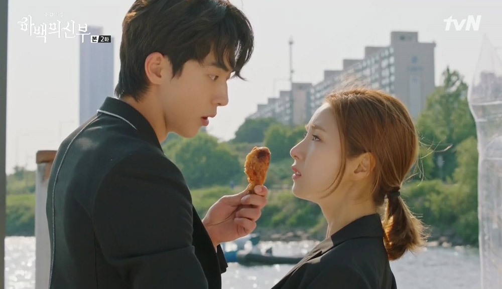 Đánh giá 'Cô Dâu Thủy Thần' sau tuần đầu lên sóng: Đẹp, lạ và skinship bùng nổ
