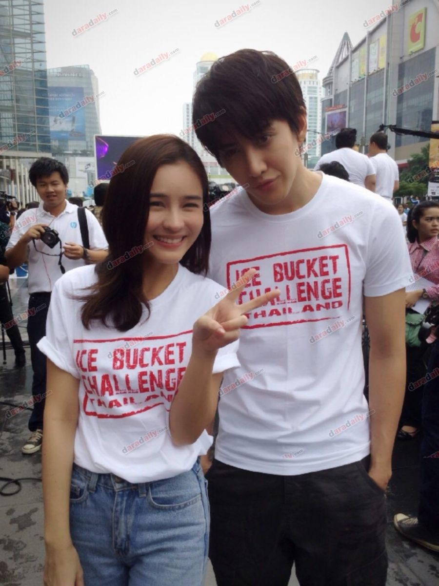 Fan 'Aomike' lại dậy sóng khi Mike đến và quay clip lầy lội ủng hộ cửa hàng bánh của Aom
