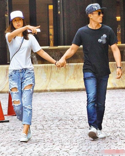 Vừa về nhà, Hoắc Kiến Hoa và Lâm Tâm Như đã 'đưa nhau đi trốn'... vài tiếng đồng hồ