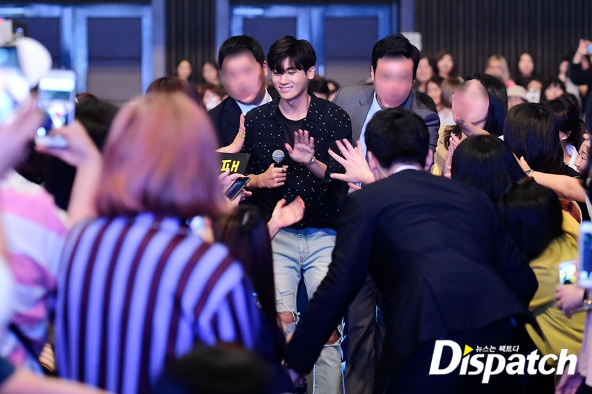 Park Hyung Sik nhoi hết cỡ trong Fanmeeting đầu tiên trong sự nghiệp