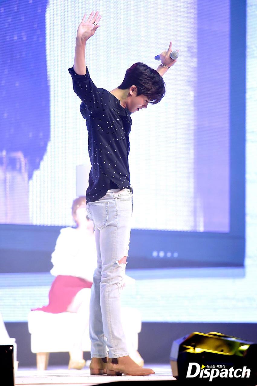 Park Hyung Sik nhoi hết cỡ trong Fanmeeting đầu tiên trong sự nghiệp