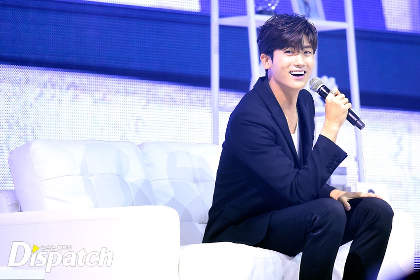 Park Hyung Sik nhoi hết cỡ trong Fanmeeting đầu tiên trong sự nghiệp