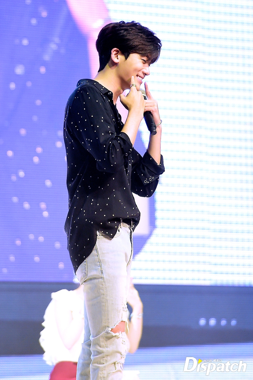 Park Hyung Sik nhoi hết cỡ trong Fanmeeting đầu tiên trong sự nghiệp