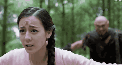 Cười nghiêng ngã với những cảnh hậu trường 'diễn sâu' của dàn sao Hoa ngữ