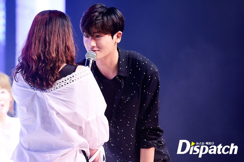 Park Hyung Sik nhoi hết cỡ trong Fanmeeting đầu tiên trong sự nghiệp
