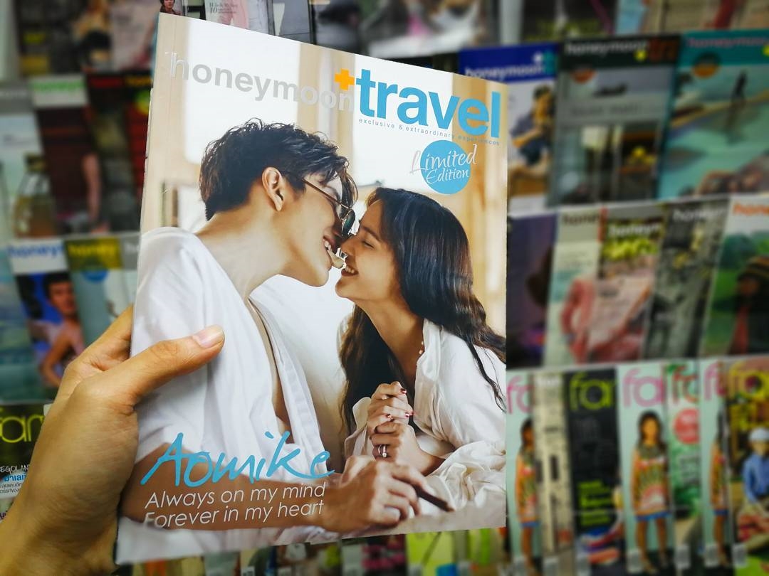 Fan lại rần rần khi lộ ra một số hình Aomike tình bể bình trong photobook đầu tiên