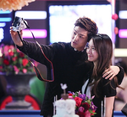 Sau khi 'The Heirs' kết thúc 4 năm, Kang Min Hyuk lần đầu tiết lộ bạn diễn yêu thích nhất là Krystal