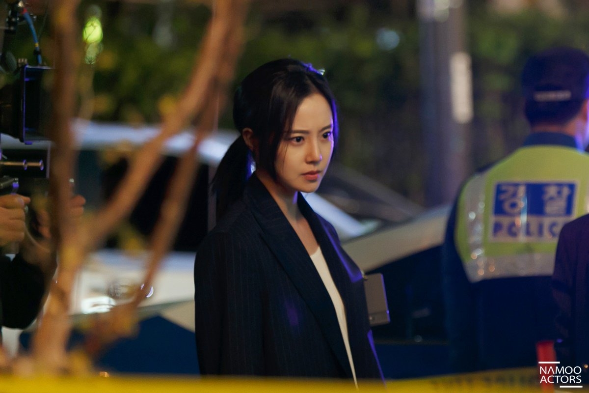 Moon Chae Won lần đầu biến thân thành 'đả nữ' trong 'Criminal Minds'