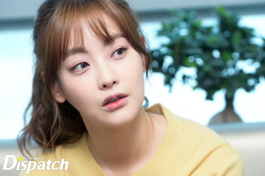 Ngắm loạt ảnh cực yêu của Park Hae Jin - Oh Yeon Seo trên phim trường movie 'Cheese In The Trap'