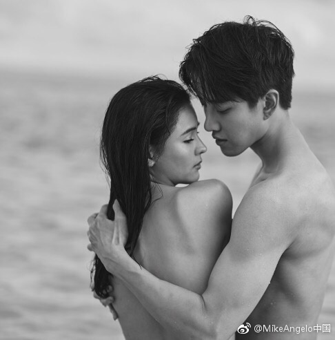 Bất chấp Aom khẳng định chỉ coi Mike là bạn, loạt ảnh Aomike vẫn làm chao đảo vì 'tình hơn hình cưới'
