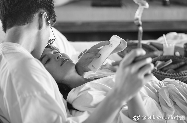 Bất chấp Aom khẳng định chỉ coi Mike là bạn, loạt ảnh Aomike vẫn làm chao đảo vì 'tình hơn hình cưới'