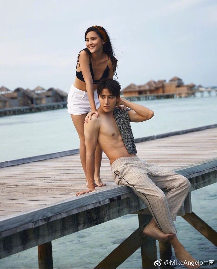 Bất chấp Aom khẳng định chỉ coi Mike là bạn, loạt ảnh Aomike vẫn làm chao đảo vì 'tình hơn hình cưới'