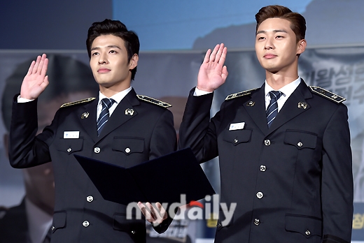 Bộ đôi cảnh sát đẹp trai Park Seo Joon - Kang Na Neul làm chao đảo buổi sáng đẹp trời