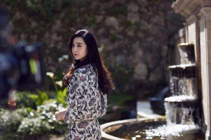 Phạm Băng Băng tung bộ hình mới lộng lẫy sau scandal làm tình nhân