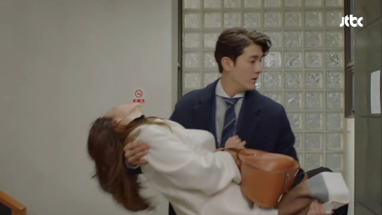 'Woman Of Dignity' rating tăng cao